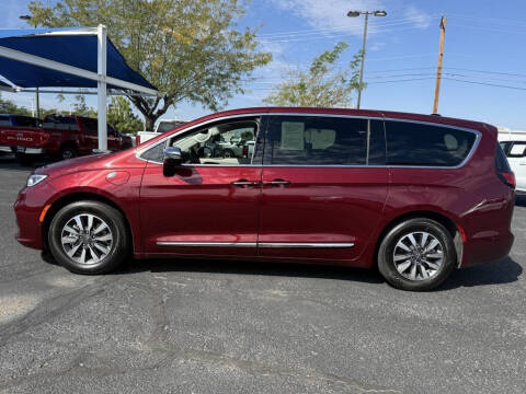 2023 Chrysler Pacifica Plug-In Hybrid Limited