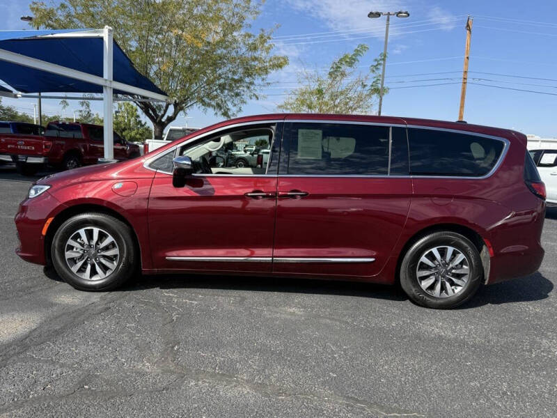 2023 Chrysler Pacifica Plug-In Hybrid Limited