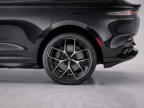 2026 Aston Martin DBX 707
