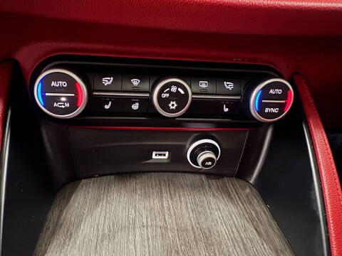 2018 Alfa Romeo Stelvio Ti