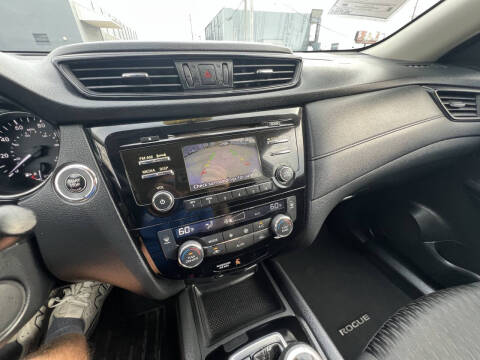 2017 Nissan Rogue SV