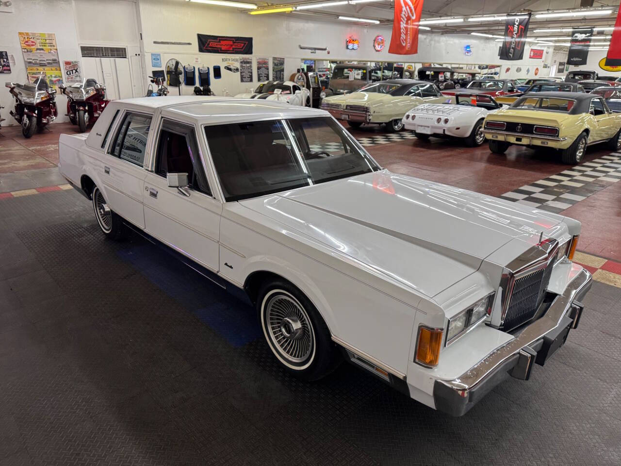 1989 Lincoln Town Car 28
