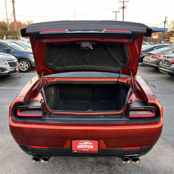 2022 Dodge Challenger SXT