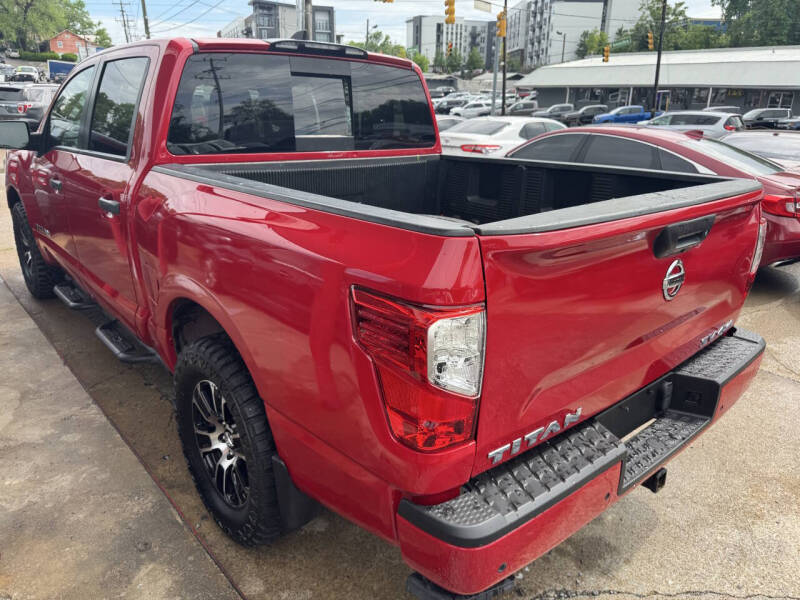 2022 Nissan Titan SV
