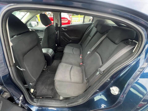 2015 Mazda MAZDA3 i Sport