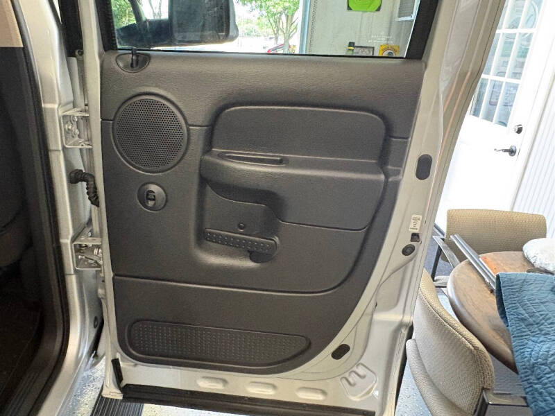 2005 Dodge Ram 2500 SLT