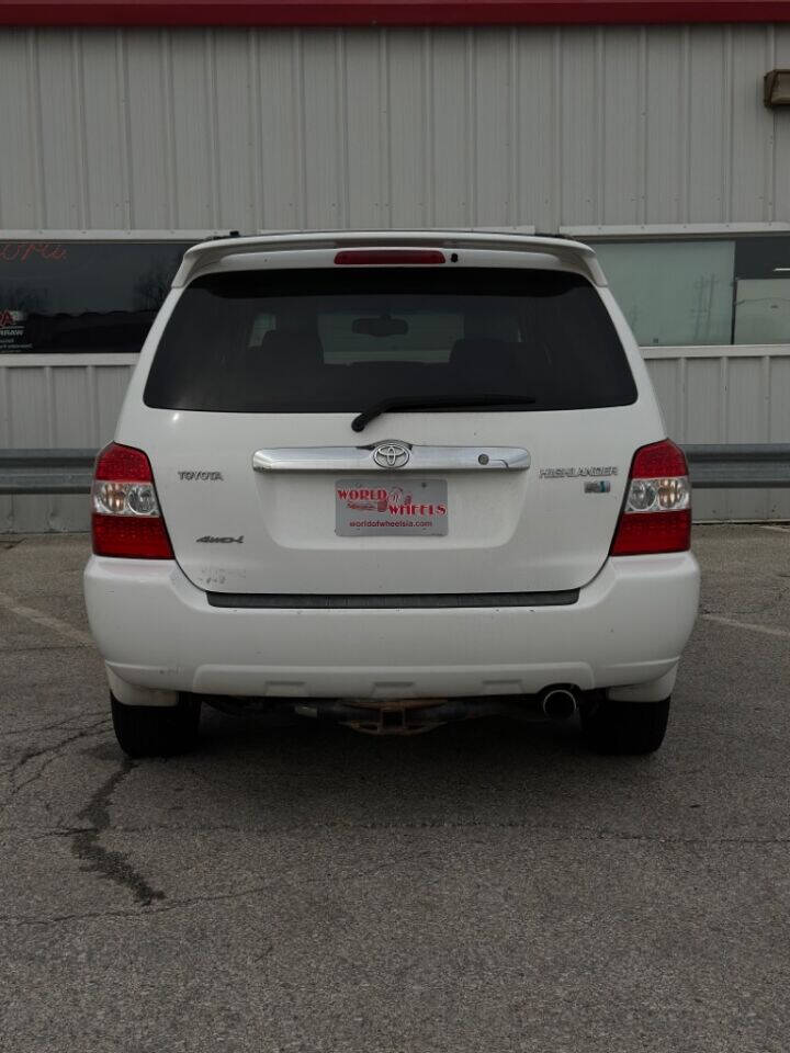 2006 Toyota Highlander Hybrid for sale at World of Wheels in Des Moines, IA