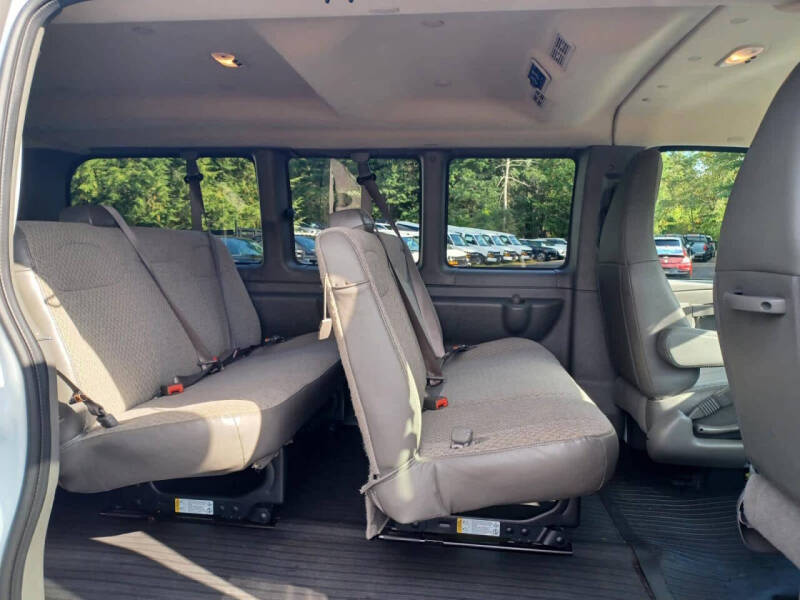2025 Chevrolet Express LS 3500