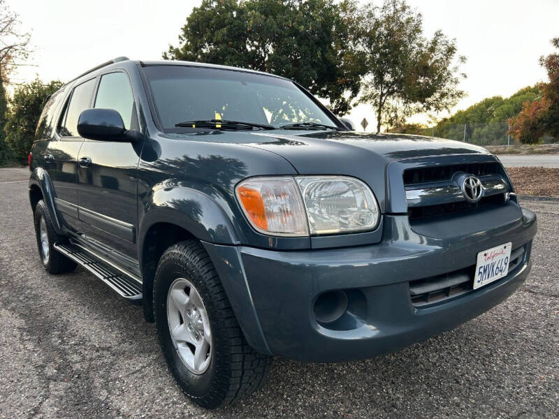 2005 Toyota Sequoia SR5