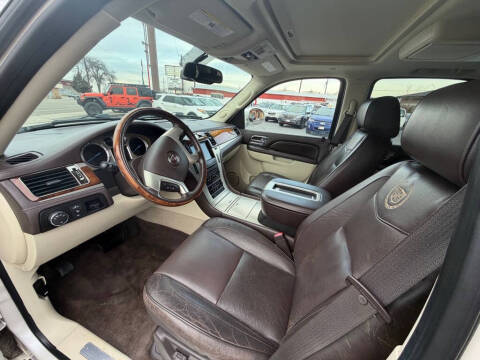 2011 Cadillac Escalade Platinum Edition