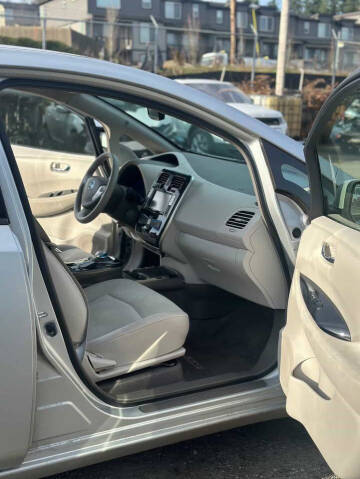 2012 Nissan LEAF SV