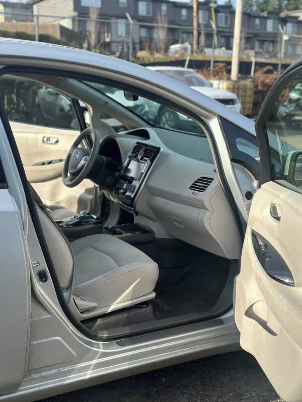 2012 Nissan LEAF SV