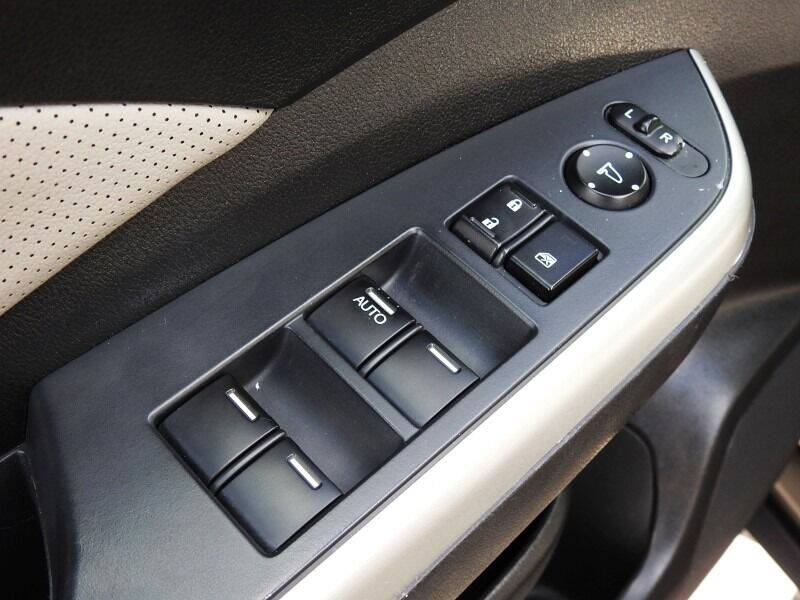 2016 Honda CR-V  - $17,900