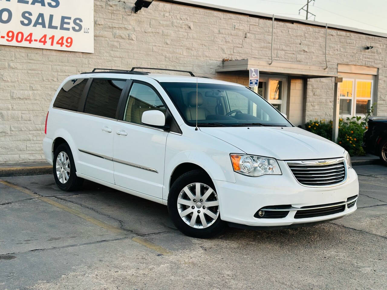 2016 Chrysler Town and Country for sale at Atlas Auto Sales LLC in Lincoln, NE