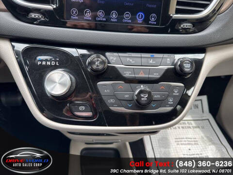 2017 Chrysler Pacifica Touring-L Plus