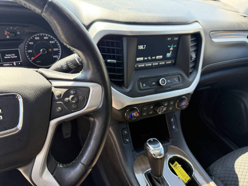 2017 GMC Acadia SLE-2