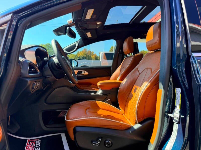 2025 Chrysler Pacifica Plug-In Hybrid Pinnacle