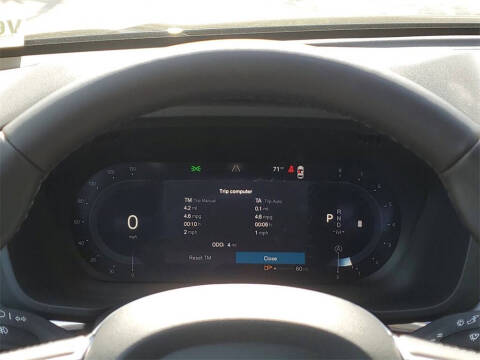 2025 Volvo XC60 B5 Core Dark Theme