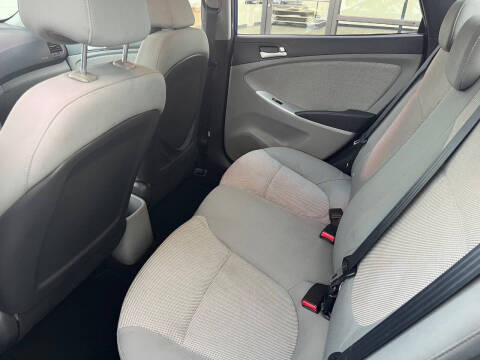 2012 Hyundai Accent GLS