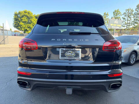 2017 Porsche Cayenne Platinum Edition