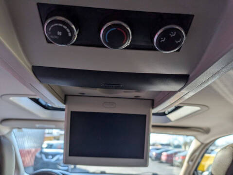 2015 Chrysler Town and Country Touring-L