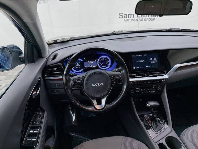 2022 Kia Niro LXS