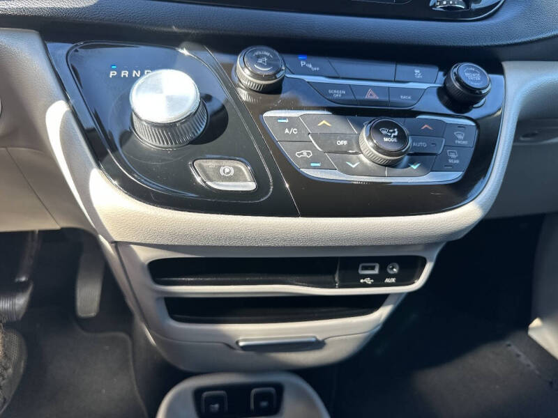 2017 Chrysler Pacifica Touring Plus