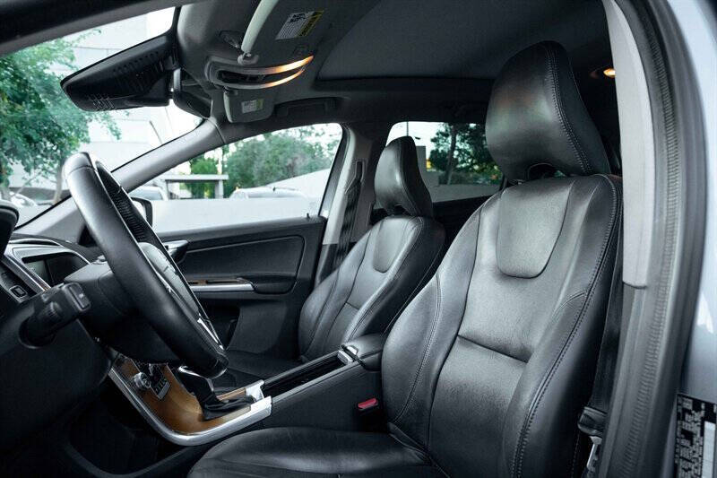 2017 Volvo XC60 T5 Inscription