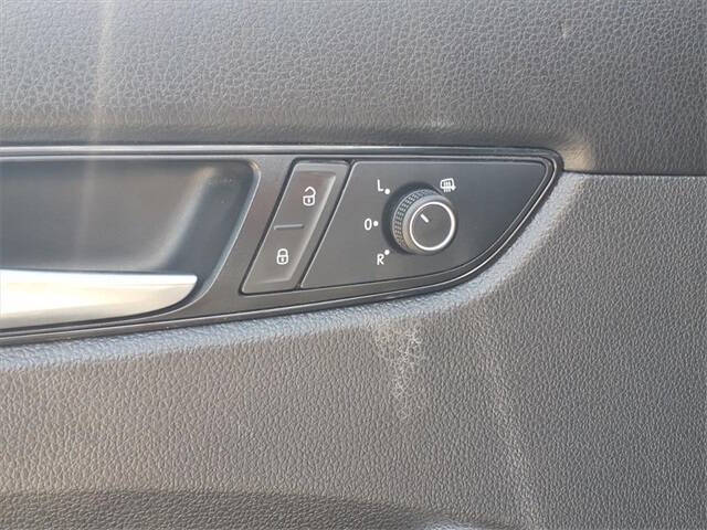 2022 Volkswagen Passat R-Line