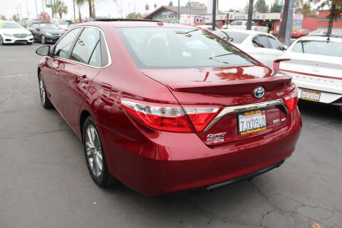 2015 Toyota Camry Hybrid SE