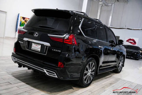 2021 Lexus LX 570 Three-Row
