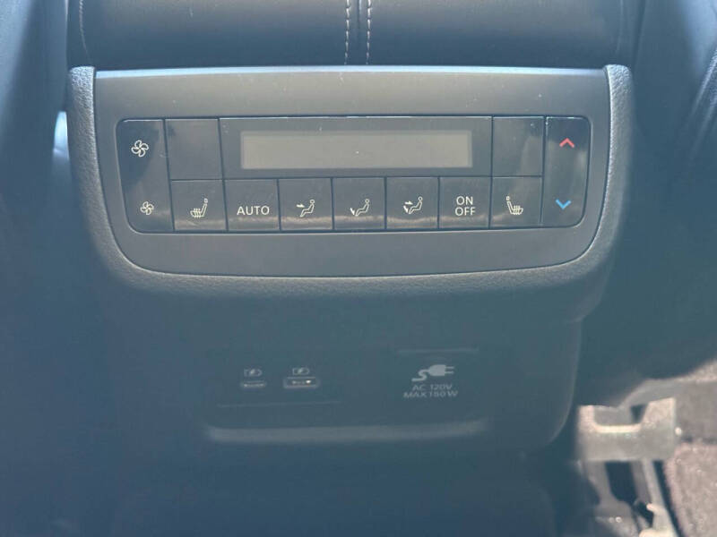 2024 Nissan Pathfinder Platinum