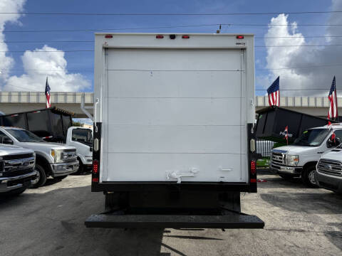 2017 Ford E-Series E-350 SD