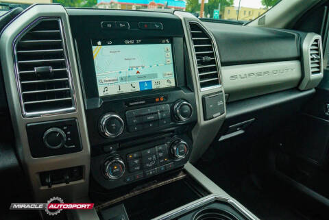 2017 Ford F-350 Super Duty Lariat