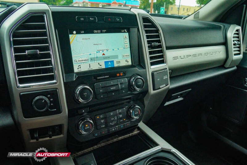 2017 Ford F-350 Super Duty Lariat