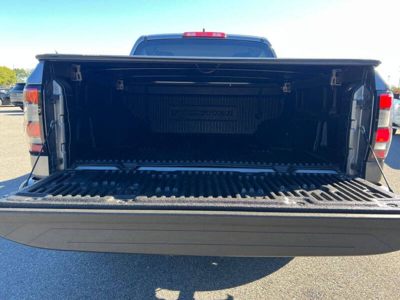 2023 Nissan Frontier SV