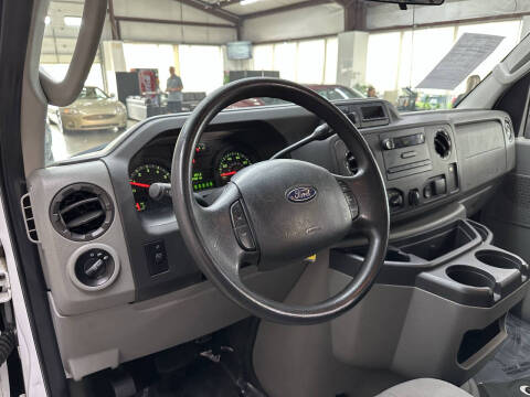 2013 Ford E-Series E-350 SD