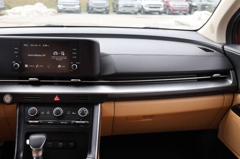 2022 Kia Carnival LX