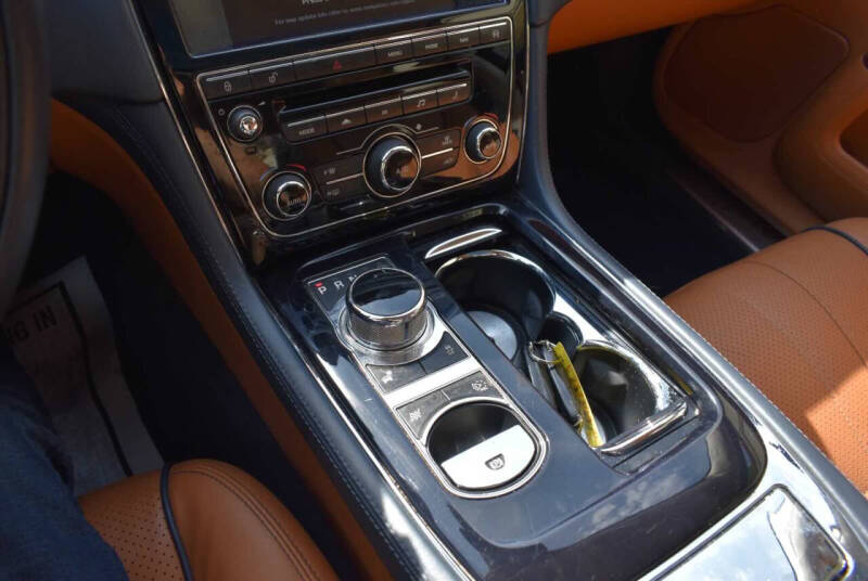 2014 Jaguar XJ