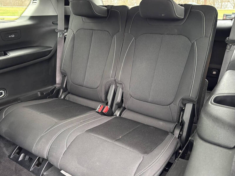 2022 Jeep Grand Cherokee L Laredo