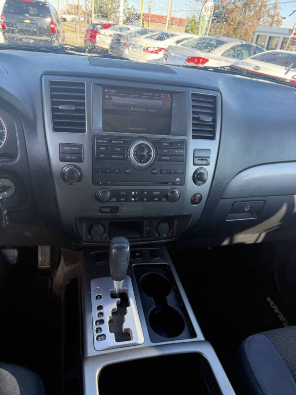 2012 Nissan Armada SV