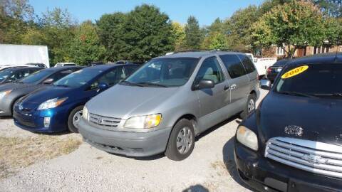 2001 Toyota Sienna for sale at Tates Creek Motors KY in Nicholasville KY