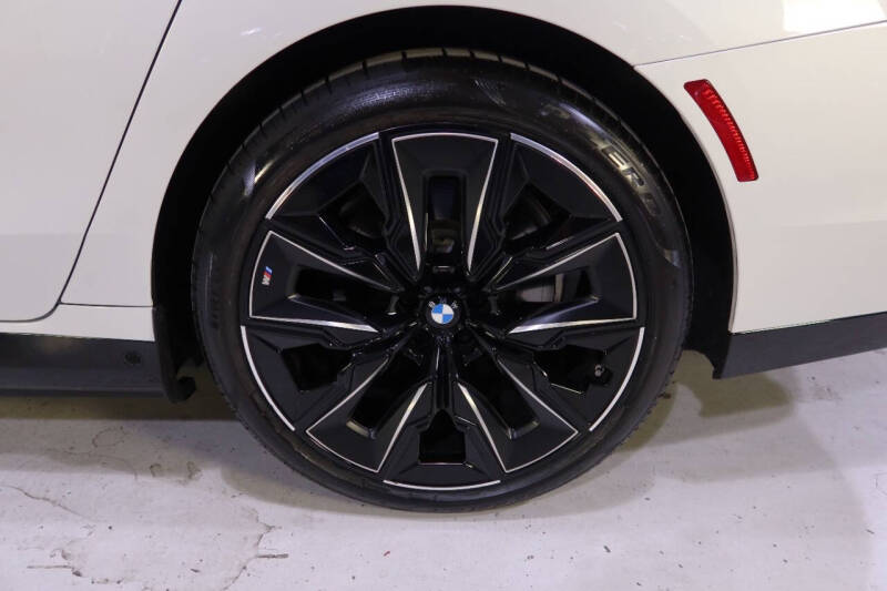 2024 BMW i7 M70