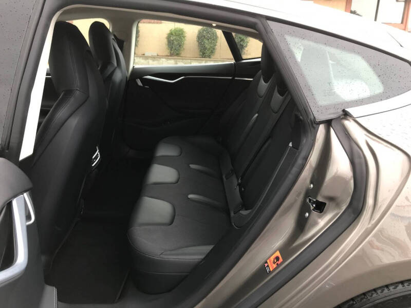 2015 Tesla Model S 70D