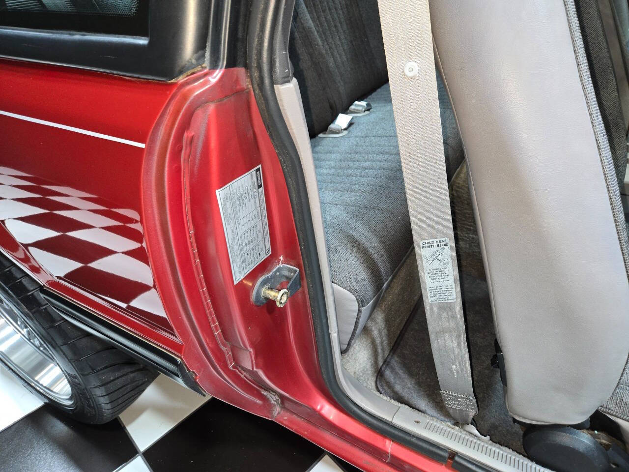 1990 Ford Mustang 76