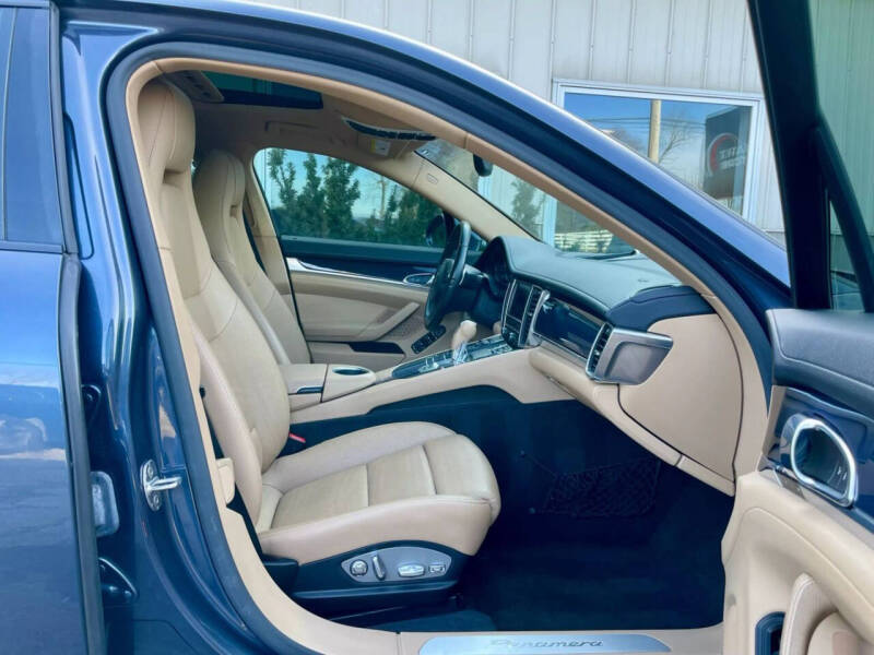 2015 Porsche Panamera