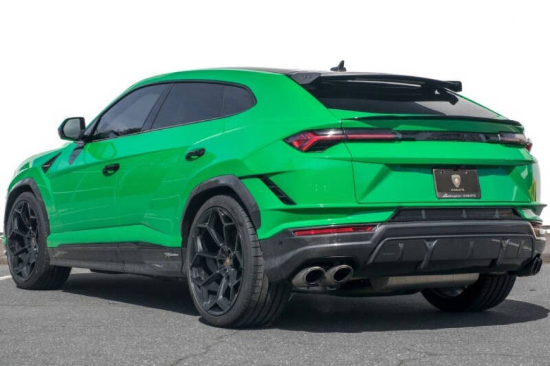 2023 Lamborghini Urus Performante