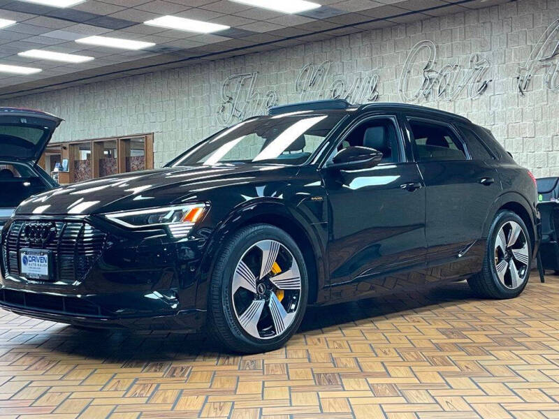 2022 Audi e-tron quattro Premium Plus