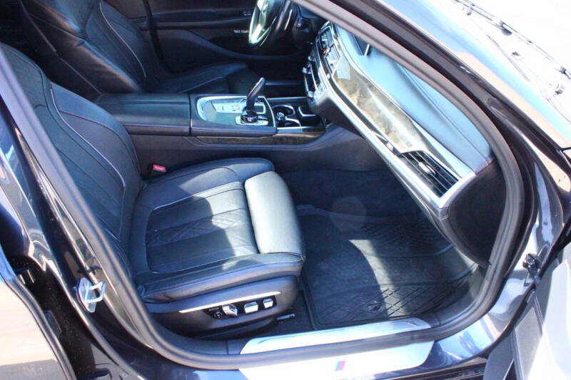 2017 BMW 7 Series 750i