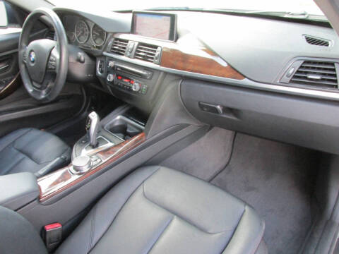 2015 BMW 3 Series 320i